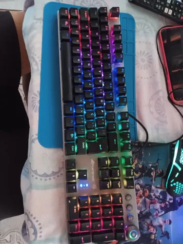 Teclado Mecânico Gamer Fortrek Pro K7 RGB<br>120$