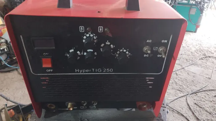 Máquina de solda TIG AC/DC