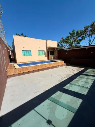 Casa com ótima estrutura na ade arniqueiras