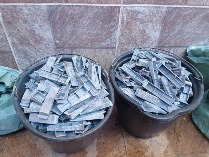 Cunha de piso 70 reais mais 500.