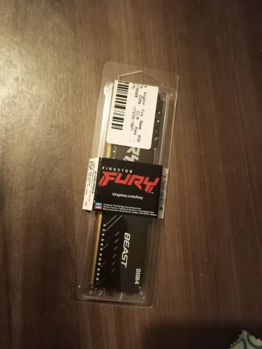 Memoria RAM kingston ddr4 nova lacrada + Memoria Ram neologic ddr4 seminova