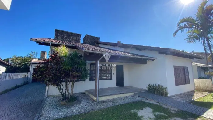 Casa com 5 dormitórios a venda no CENTRO de SOMBRIO!