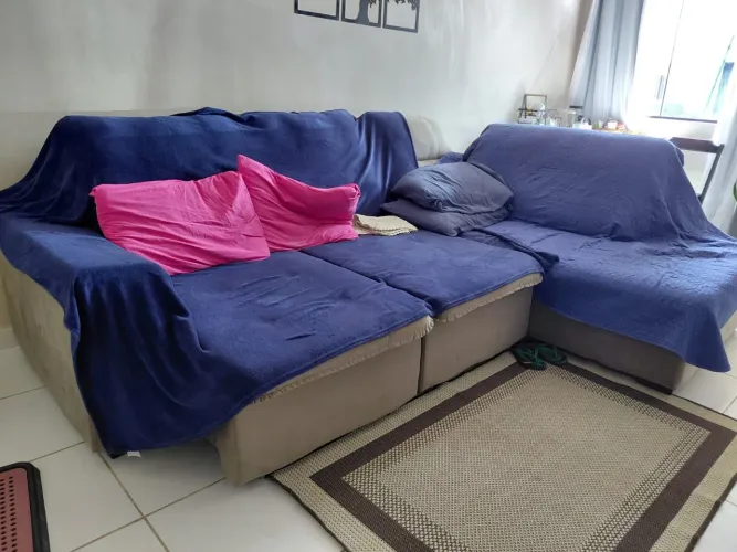 Sofá retrátil novo