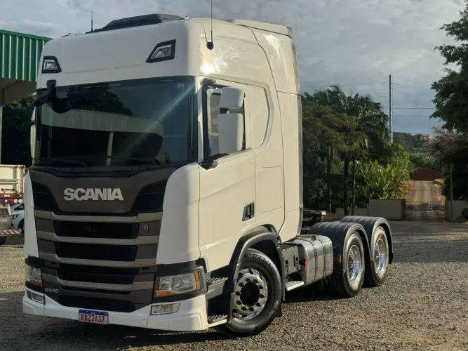 Scania 2022 R540 6x4 impecável