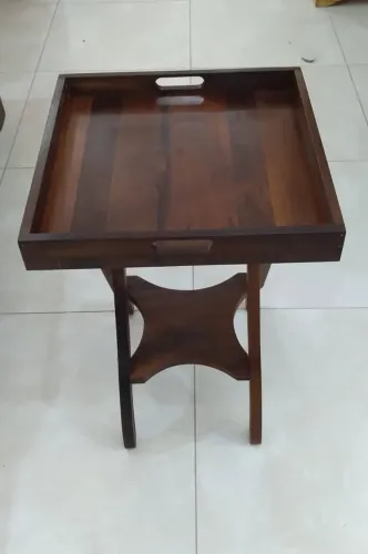 Mesa de Centro/ Canto, Modelo Bandeja, Em Imbuia Envernizada
