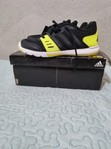 Tenis adidas infantil