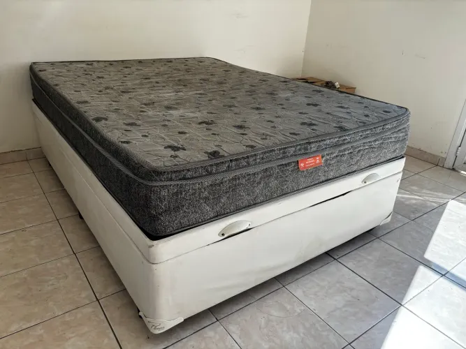 Box baú + Colchão Casal