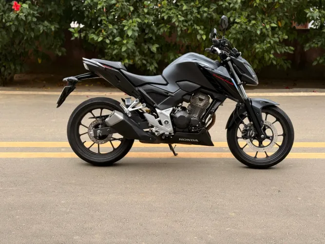 HONDA CB 300 TWISTER