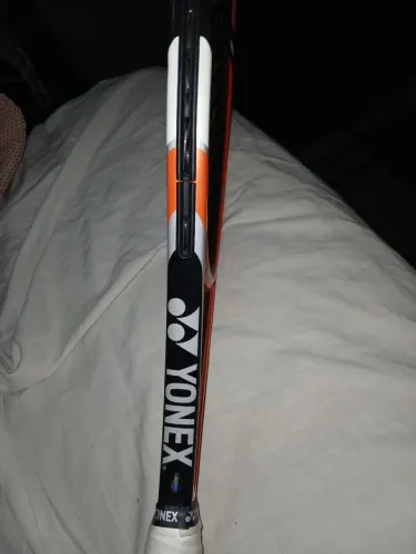 Raquete de tênis yonex