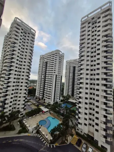 Condomínio Barra Bali na Barra da Tijuca com 83m²  e 3 quartos, sendo 1 suíte