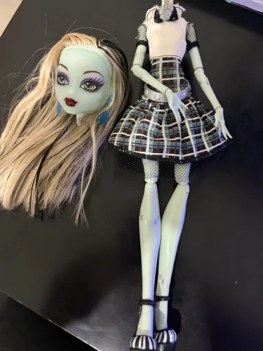 Monster High Frankie Stein SUCATA