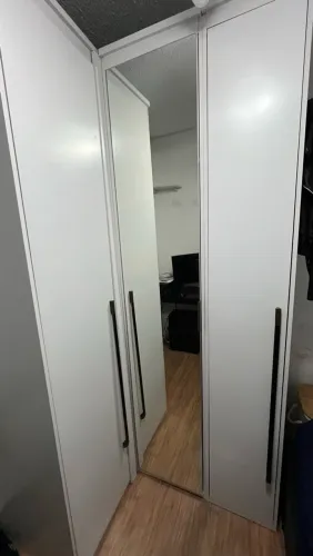 Guarda Roupas Modulado De Canto com espelho