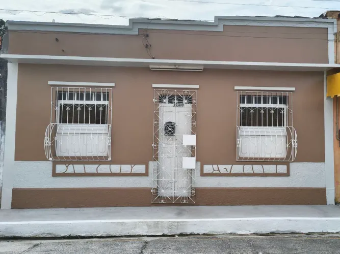 Vende-se casa no centro de Bragança-PA.