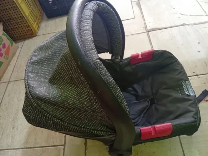 Bebê conforto unissex