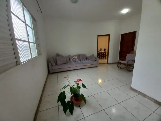 PRÉDIO COM 02 APARTAMENTOS, 03 E 04 QUARTOS NO BAIRRO D. CLARA - REGIÃO DO JARAGUÁ
