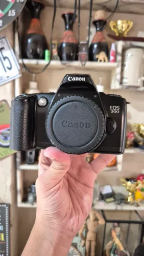 Câmera Analógica Canon EOS 500 *LEIA A DESCRIÇÃO*