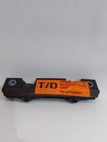 Suporte Rack Teto Direito Nissan Kicks  2017/2018 738a05ra0a