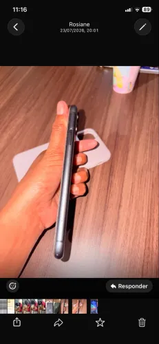 iPhone 11 semi novo com documentação por 1200