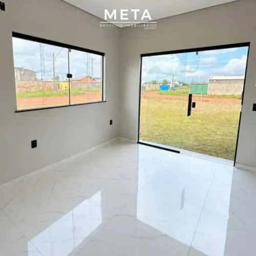 VENDE-SE CASA COM AMPLO TERRENO NO BAIRRO SAID SALOMÃO