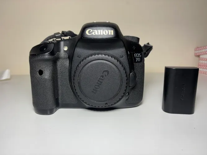 Câmera Dslr Canon Eos 7d De 18 Mpx, Corpo Preto (Usado)