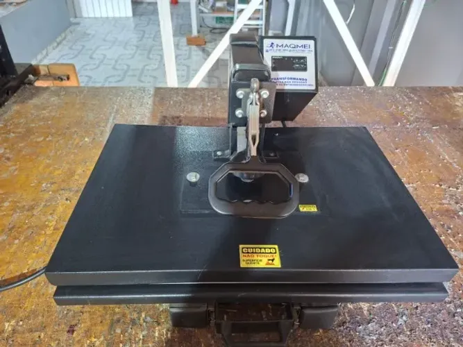 Vendo Prensa Térmica Plana 40×60 para fabricar chinelos