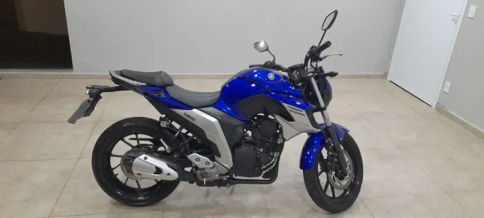 Moto zerada.