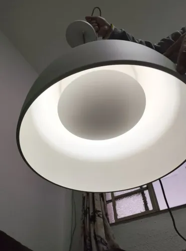 Pendente de Alumínio Branco Premium - Design Moderno - Excelente Estado