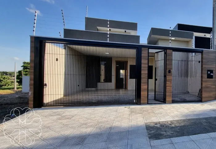 Casa Nova com Piscina no Bairro Bom Jardim