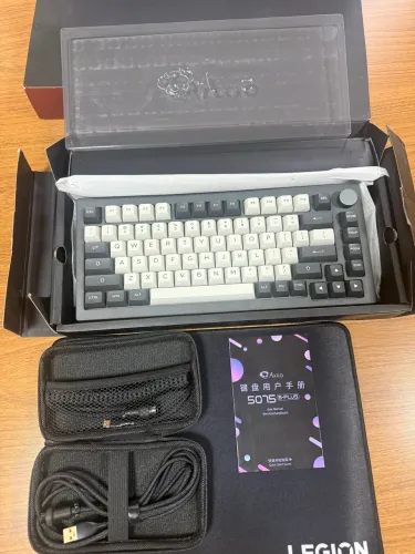 Teclado gamer Akko 5072 B plus 