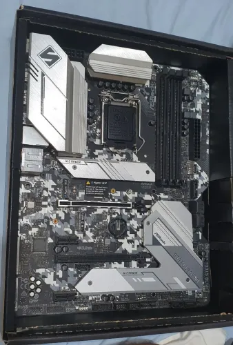 Placa mae H470 Steel Legends Leia a descrição