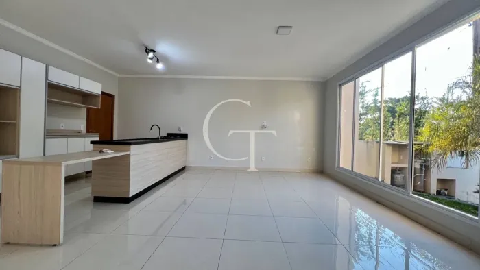 Casa para Alugar no Condomínio Portal Vila Rica em Itu com Edícula, Área Gourmet e Quintal