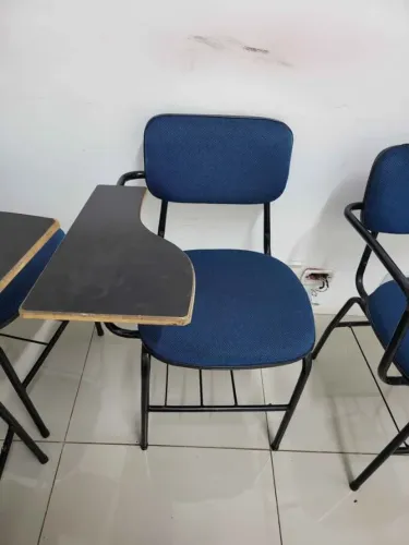 Lote 7 Cadeiras Universitárias com Prancheta