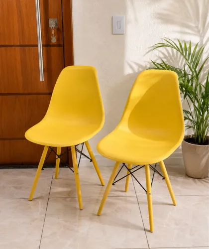 2 cadeiras eames amarela