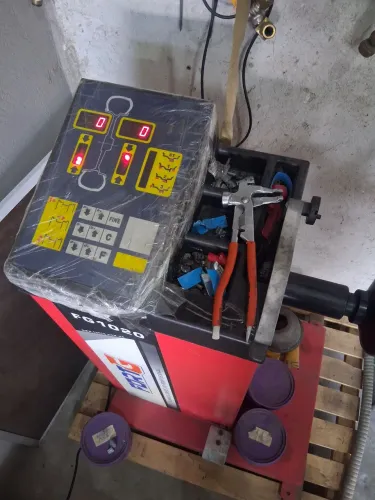 Maquina balanceadora de rodas