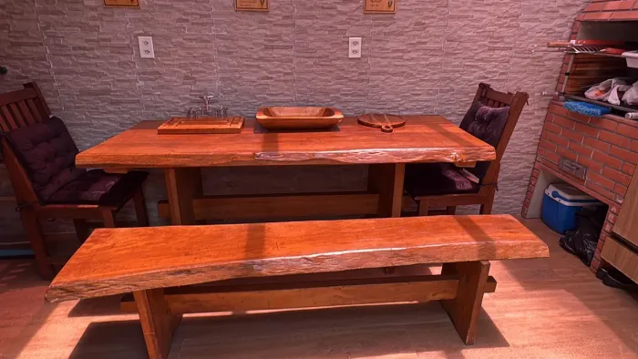 Mesa de madeira área gourmet