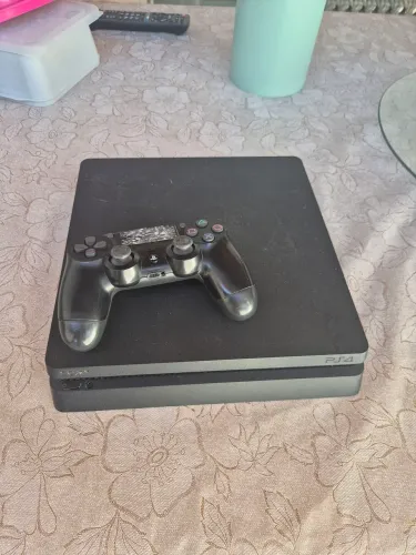 Ps4 slim 1tb