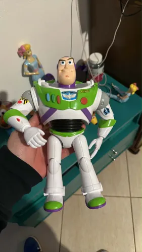 Boneco Buzz Lightyear mattel articulado