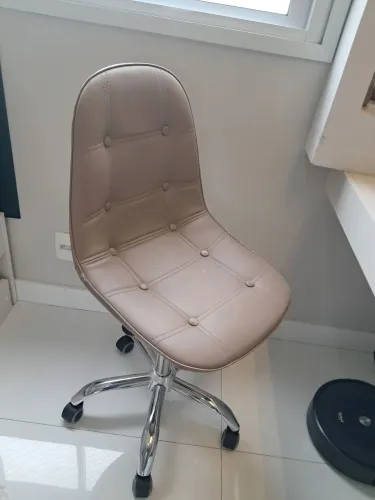 cadeira de escritório giratória estofada