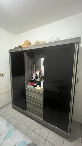 GUARDA ROUPAS CASAL SEMINOVO