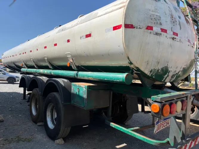 CARRETA TANQUE RANDOM ANO 2002 30mil L