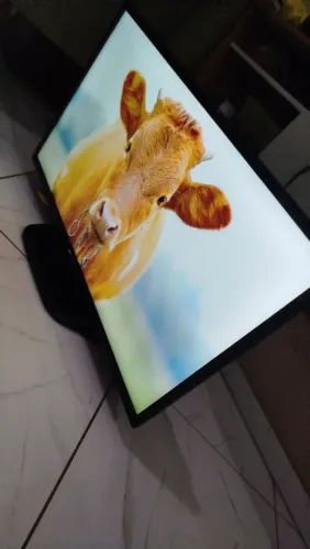 VENDO TV 32 TOP DE LED, NÃO É SMART, FUNCIONA PERFEITAMENTE, TV CONSERVADA, PERFEITA!