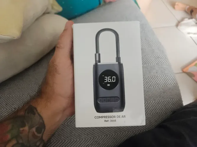 Compressor de ar portátil e digital - Ótimo estado