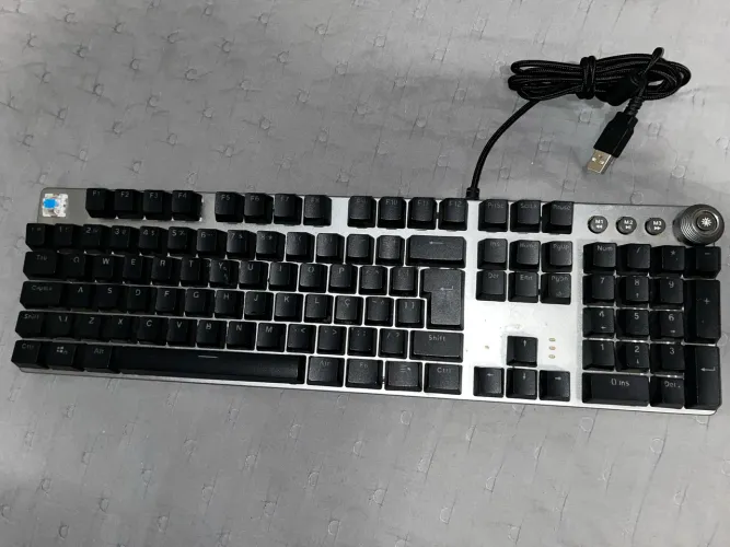 Teclado e mouse gamer