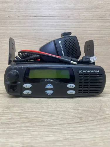 Rádio Motorola Pro5100 VHF com acessórios