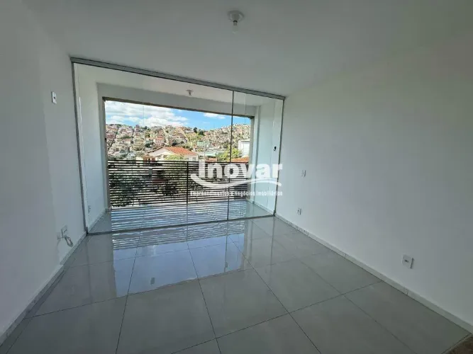 Apartamento de 2 quartos com aprox 65 m2, suite, varanda, 02 vagas em linha, elevador, sal