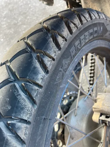 Pneu Xre 300 traseiro