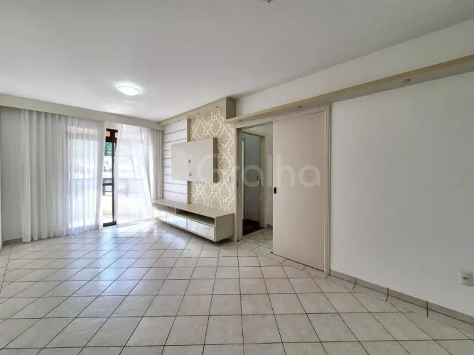 Apartamento com 2 quartos sendo 1 suite com 76,36m² no Centro.