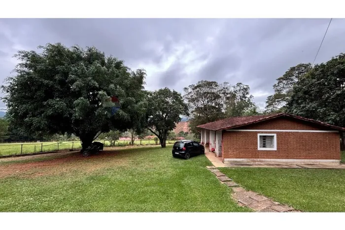 Sítio 3 Hectares: Conforto, Lazer e Natureza em Perfeita Harmonia - Água Comprida