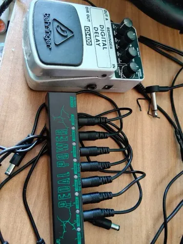 Delay com tap e fonte pra 8 pedais