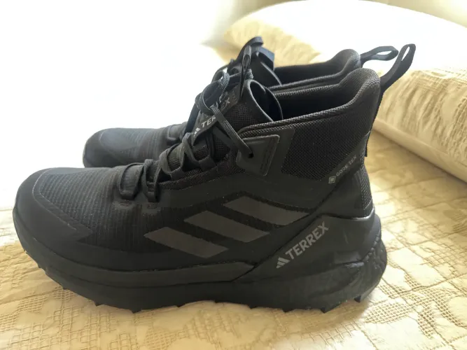 Bota Adidas Terrex - IMPERMEÁVEL 